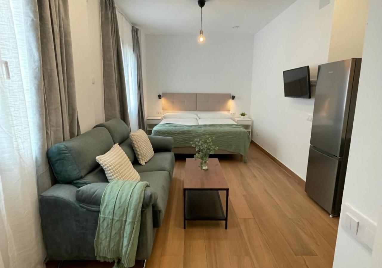 Global Suites Sevilla Εξωτερικό φωτογραφία